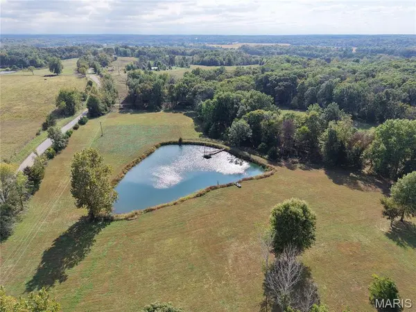 17267 Wolf DR, New London, MO 63459