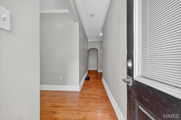 4051 Russell BLVD, St Louis, MO 63110