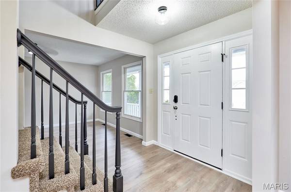 160 Bright Gem DR, St Charles, MO 63304
