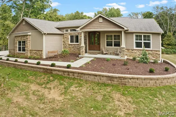 7102 Clayton RD, Waterloo, IL 62298