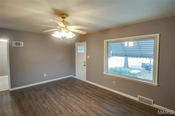 300 Brentwood BLVD, Alton, IL 62002