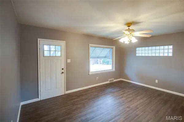 300 Brentwood BLVD, Alton, IL 62002
