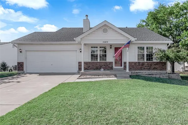 3044 Caprock CT, Oakville, MO 63129