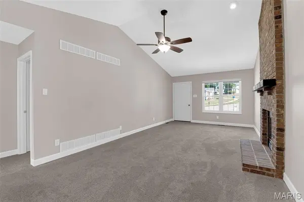 3044 Caprock CT, Oakville, MO 63129