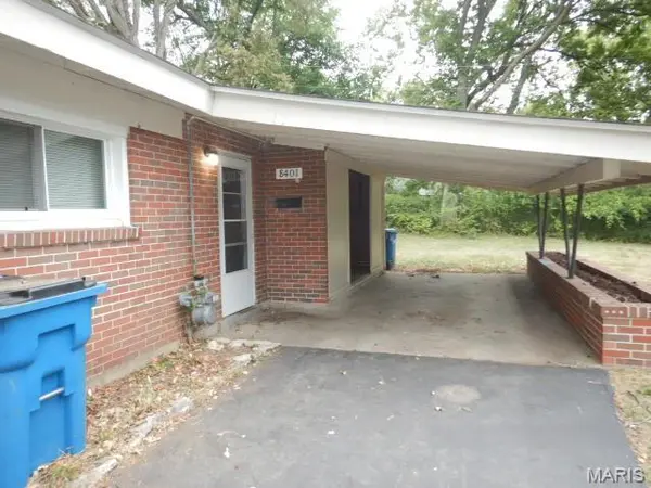 8401 Saint Olaf DR, St Louis, MO 63134