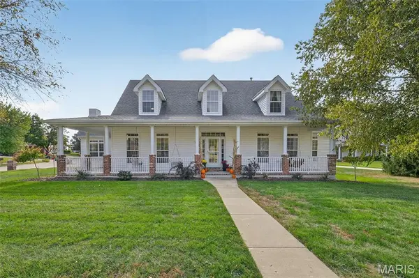 2 Wynnbrook Manor DR, St Charles, MO 63301