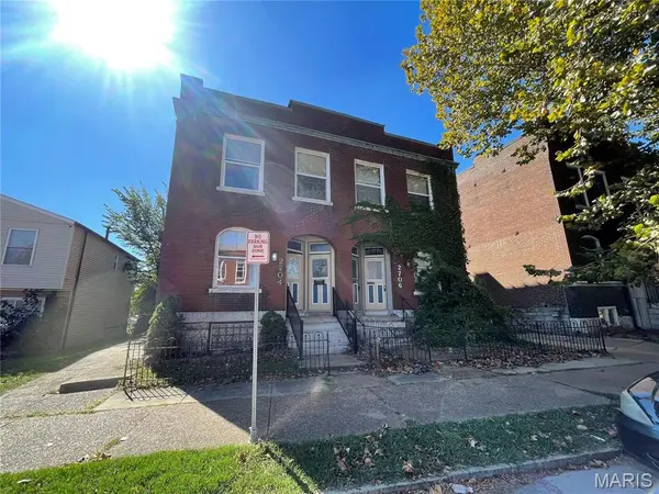 2704 Arsenal ST, St Louis, MO 63118