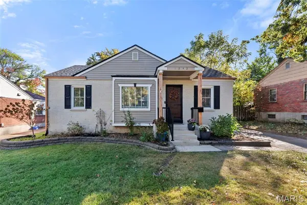 1242 Charlane CT, St Louis, MO 63119