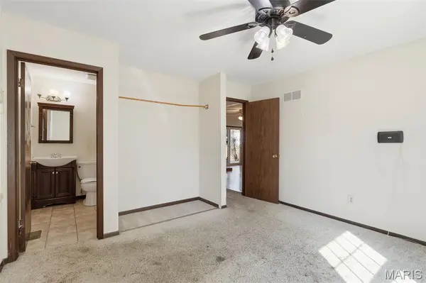 215 Birchleaf DR, St Peters, MO 63376