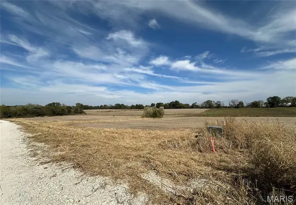 11 Golden LN, Flint Hill, MO 63385