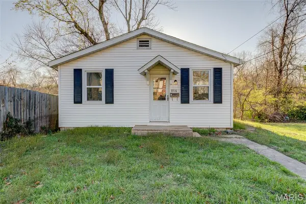 3316 Edmundson RD,  Breckenridge Hills,  MO 63114