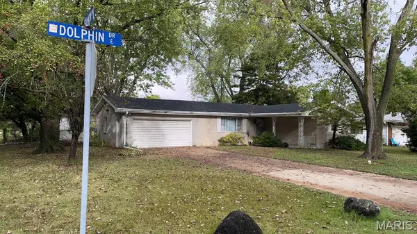 804 Dolphin DR, Highland, IL 62249