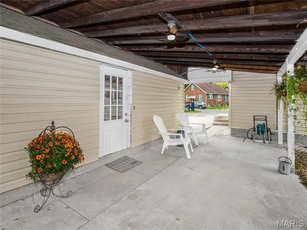 1615 Maple ST, Highland, IL 62249
