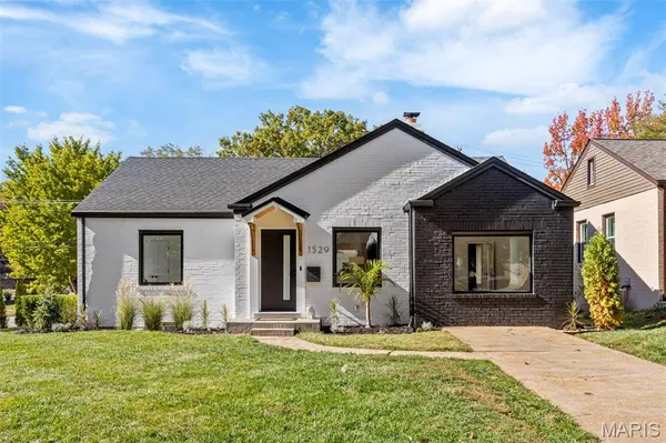 1529 Moore PL, University City, MO 63130