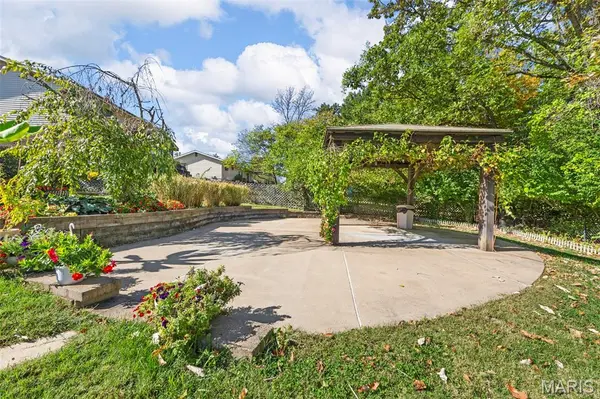 2505 Alcarol DR, Fenton, MO 63026
