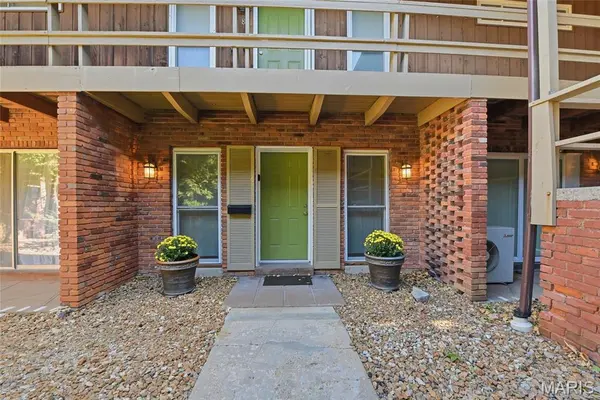 110 Coral TER #6, Ballwin, MO 63011