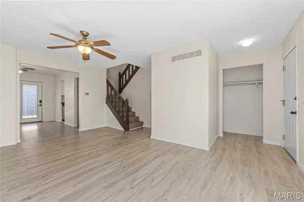 2801 Savoy DR #2801, Lake St Louis, MO 63367