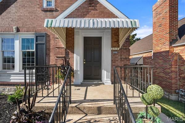 2715 Watson RD, St Louis, MO 63139
