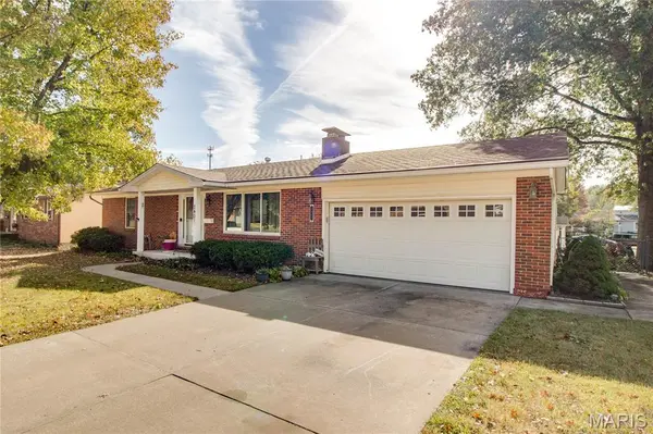 2401 Crislisa DR, Alton, IL 62002