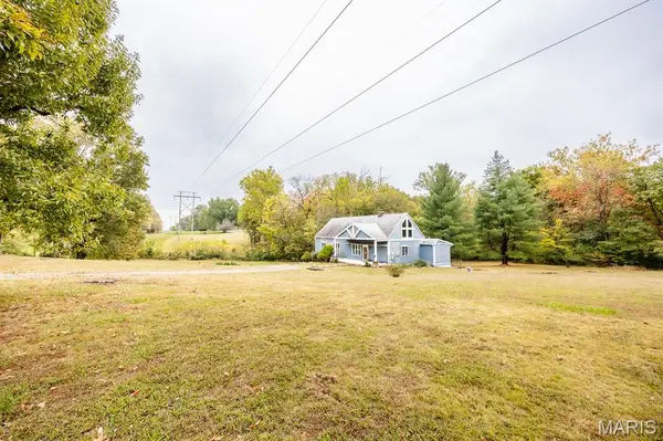 130 Covered Bridge LN, Belleville, IL 62221