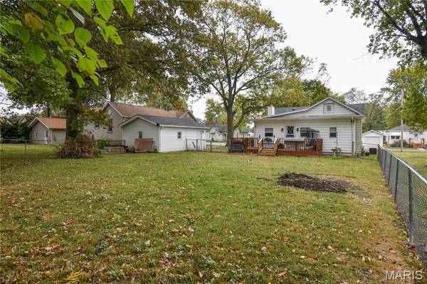 615 E Macoupin ST, Staunton, IL 62088