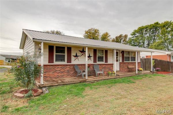 223 Cindy ST, Brighton, IL 62012