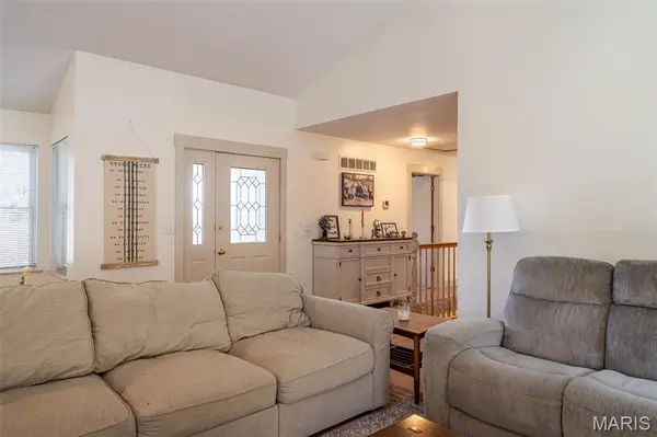 565 Cedar LN, Sullivan, MO 63080