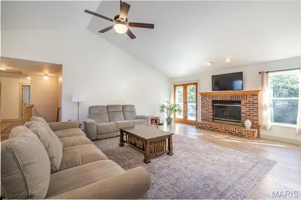 565 Cedar LN, Sullivan, MO 63080
