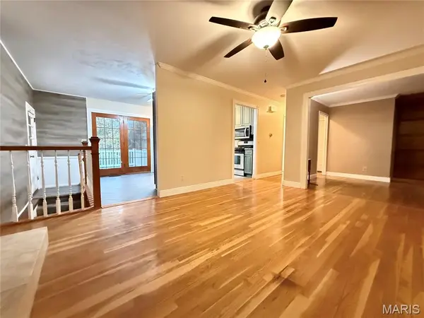 1833 San Luis Rey Pkwy, Fenton, MO 63026