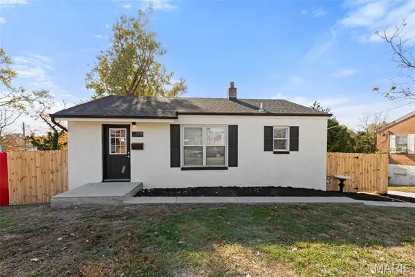7114 Heege RD,  Affton,  MO 63123