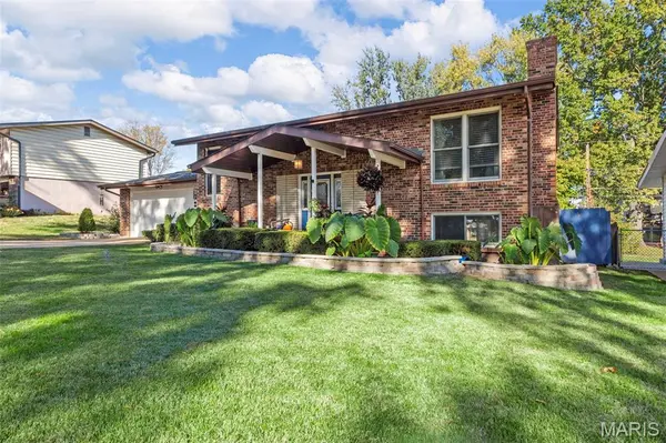 1946 Lone Pine DR,  Arnold,  MO 63010