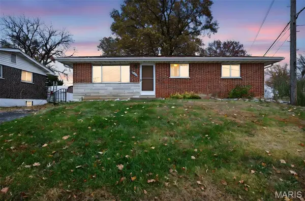 6902 Howdershell RD, Hazelwood, MO 63042
