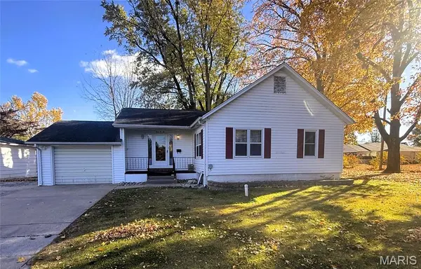 706 Ellis ST, Elsberry, MO 63343