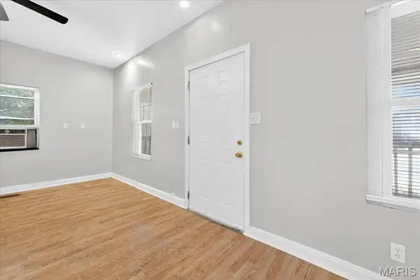 6528 Mount AVE, St Louis, MO 63121