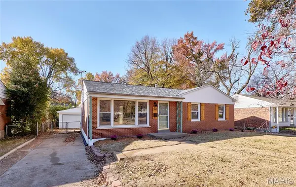 355 Saint Eugene LN, Florissant, MO 63033