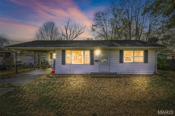 210 Hickory ST, Farmington, MO 63640