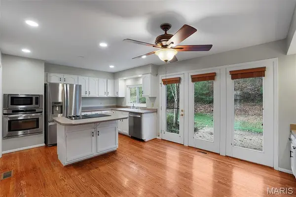1706 Connemara DR, Manchester, MO 63021
