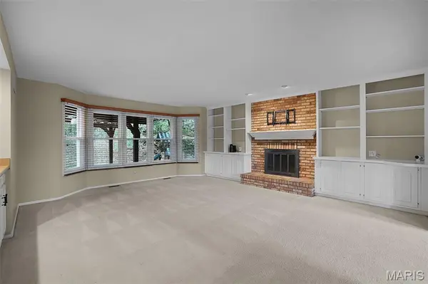1706 Connemara DR, Manchester, MO 63021