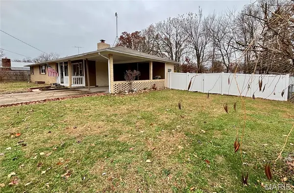 712 McClain ST, Richland, MO 65556