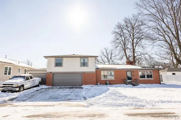 12 E State ST E, Mascoutah, IL 62258