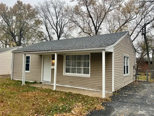 32 Florval DR, Florissant, MO 63031