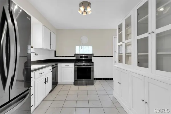 7541 Ahern AVE, University City, MO 63130