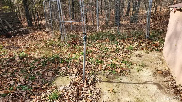 585 Private Lane 601, Licking, MO 65542