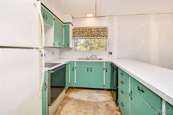 573 State Highway Y, Branson, MO 65653