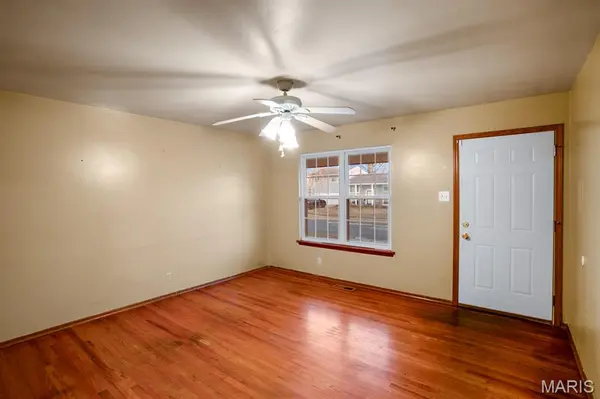 2565 Morningside DR, Florissant, MO 63031