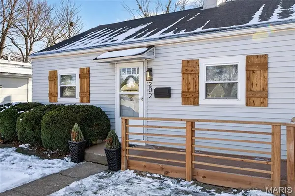 202 Monica DR, Sunset Hills, MO 63127