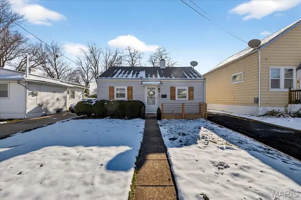 202 Monica DR, Sunset Hills, MO 63127