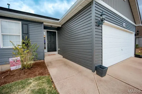 8018 Fox HOLW, Barnhart, MO 63012