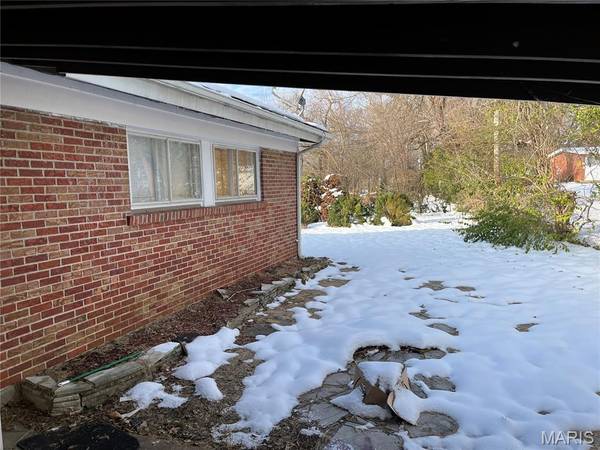 8205 Midwood AVE, St Louis, MO 63134