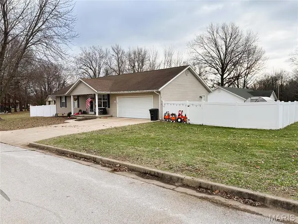 14 Dogwood CT, Montgomery City, MO 63361